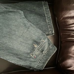 These are women size 16 Tommy Hilfiger Capris.